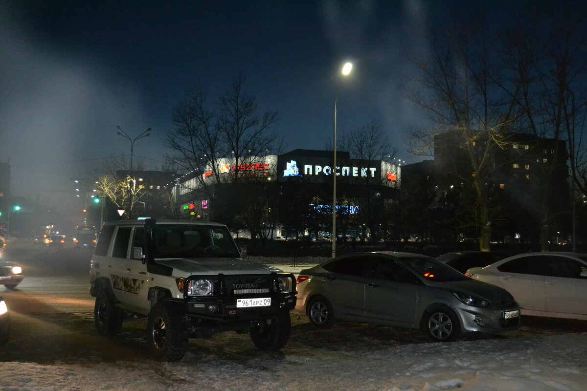 Городская  ночная жизнь,автомобилей... - Георгиевич 