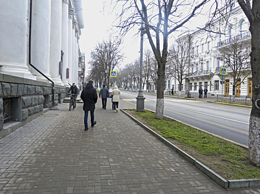 На улицах  города - Валентин Семчишин