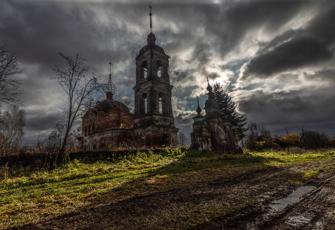 Разрушенный сельский храм недалеко от Нерехты - Андрей Бо