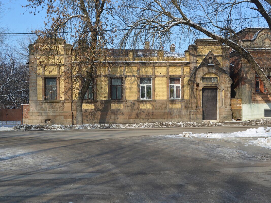 Новочеркасск. Дом по ул. Дубовского 8. - Пётр Чернега