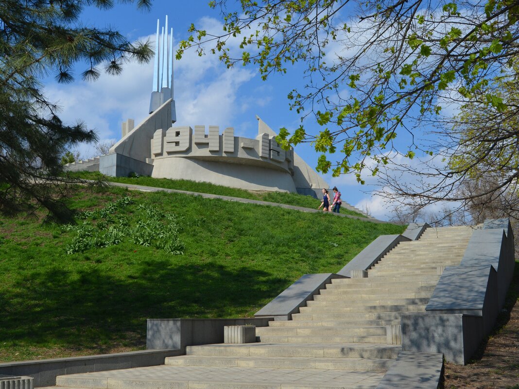 Новочеркасск. Мемориальный комплекс "Курган Воинской славы". - Пётр Чернега