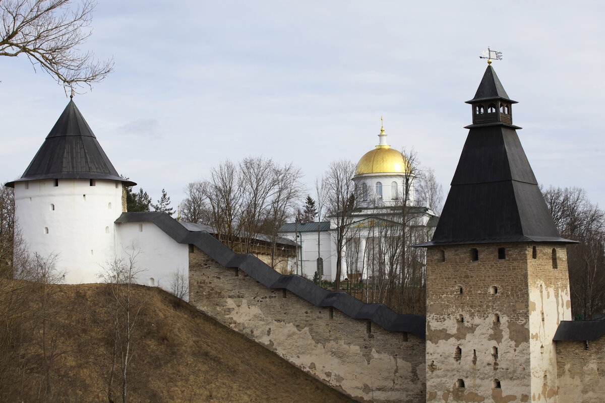 Монастырь в крепости - Зуев Геннадий 