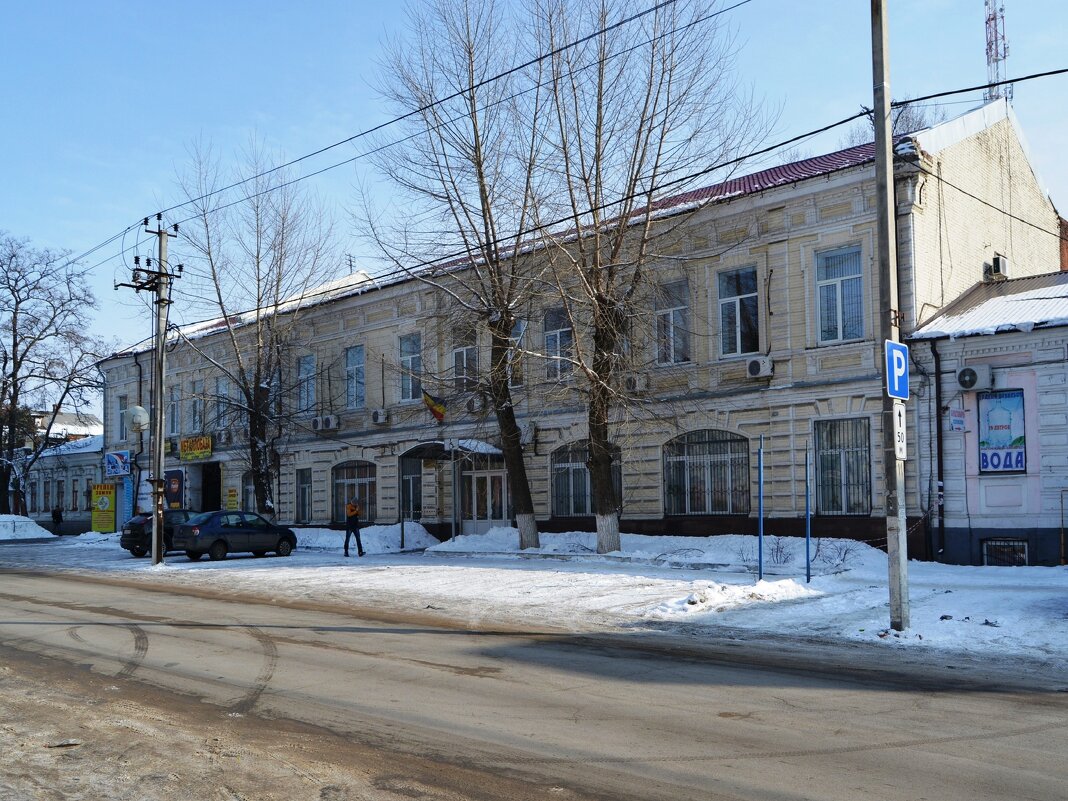 Новочеркасск. Здание Землемерного училища. - Пётр Чернега