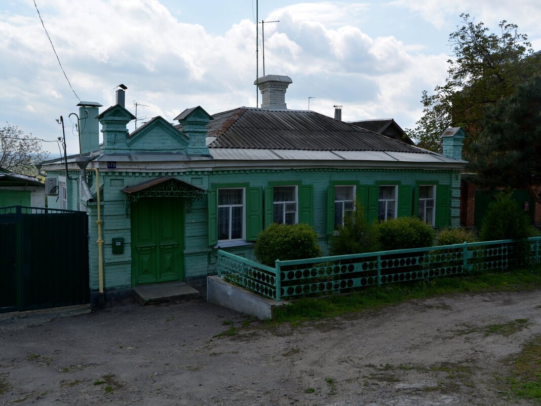 Новочеркасск. Дом по у. Кавказской 179. - Пётр Чернега