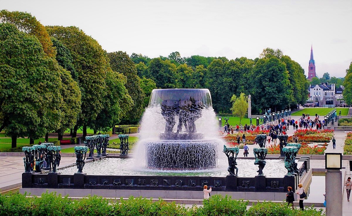 Вид на фонтан с площадки Монолита - Ольга (crim41evp)