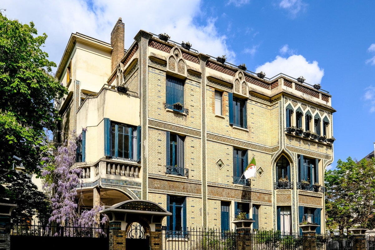 Красивый дом посольства Алжира в Париже - Георгий А