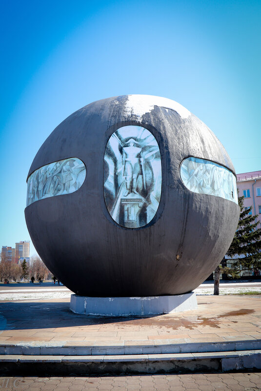 Памятник Ивану Дмитриевичу Бухгольцу - Любовь 