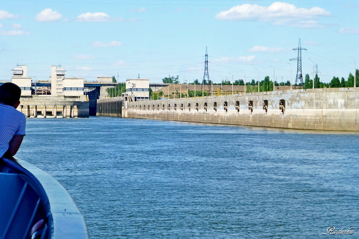 Вид на водосброс межшлюзовой ГЭС - Raduzka (Надежда Веркина)