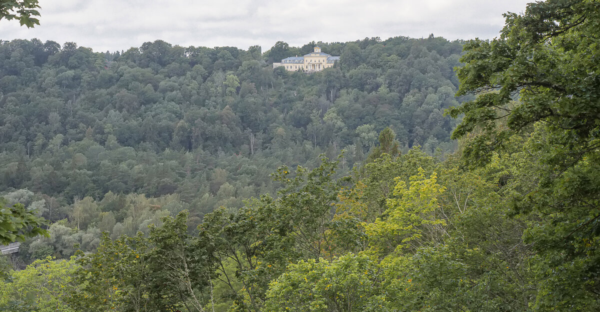 Вид со стороны Сигулдского замка. Латвия - leo yagonen