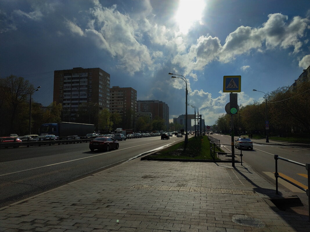 Москва майская - Андрей Лукьянов