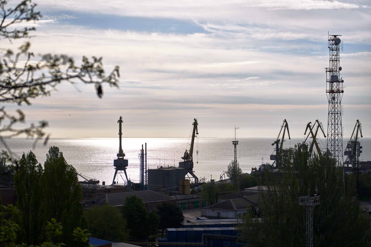 Утренний вид в сторону порта - Константин Бобинский