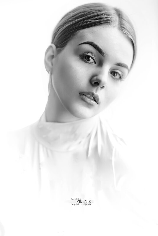 Портрет в белом - Сергей Пилтник
