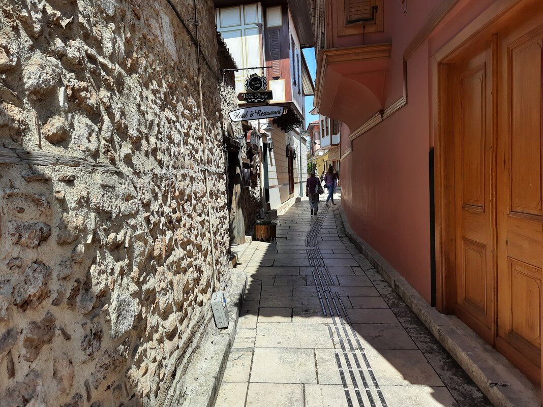 Улицы Старого города - Виктор 