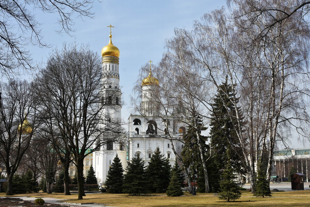 Россия. Московский Кремль. Колокольня Ивана Великого и церковь Иоанна Лествичника. - Наташа *****