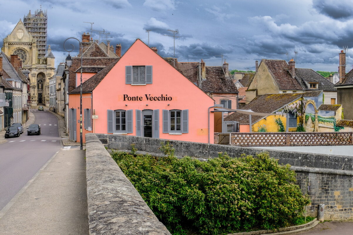 городок Villeneuve-sur-Yonne - Георгий А