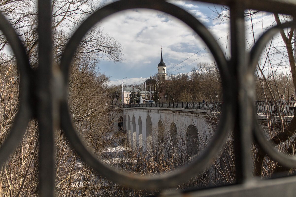 Каменный мост с видом на Свято-Троицкий собор - Вячеслав Крысанов