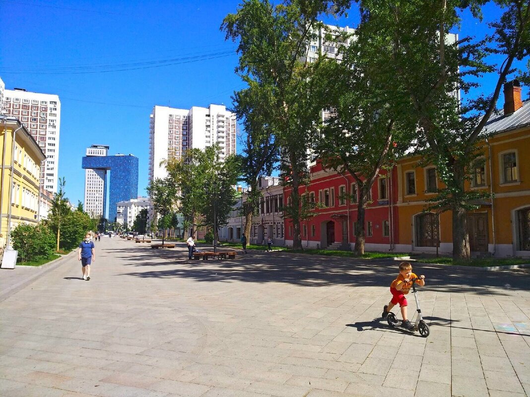 На улице Школьной в Москве - ТаБу 