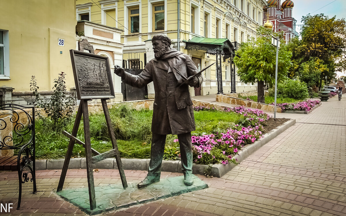 Памятник художнику Маковскому в Нижнем Новгороде. - Nonna 