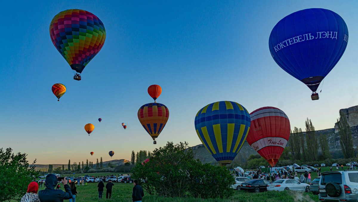 Фестиваль воздушных шаров. Крым. Белогорск. - Павел © Смирнов