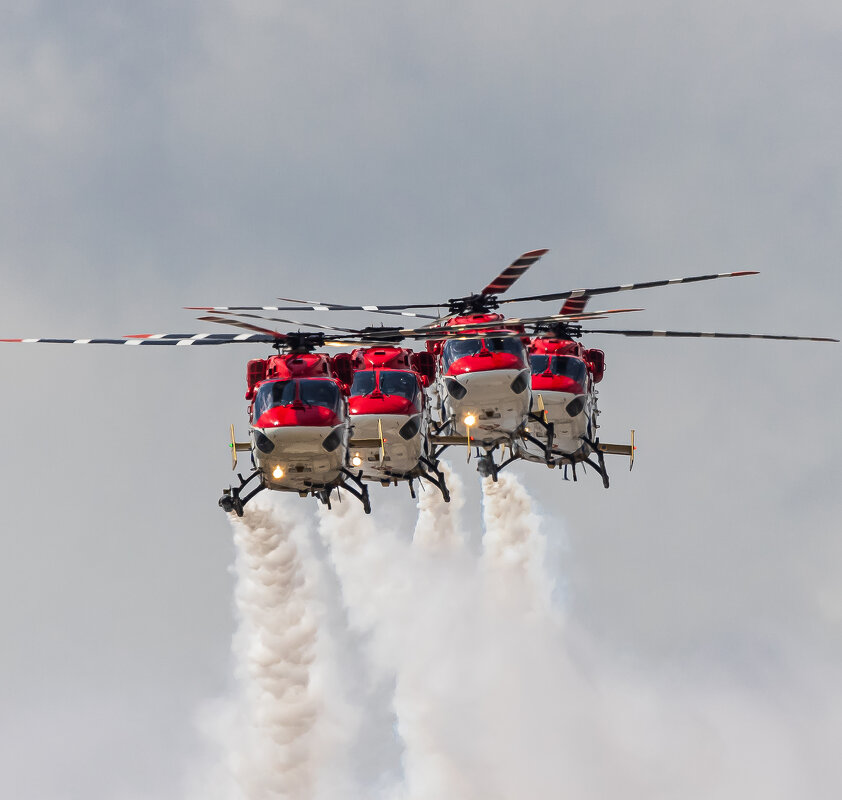 Пилотажная группа Sarang (Индия) на вертолетах Dhruv - МАКС2021 - Roman Galkov