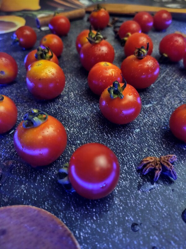 tomato cherry - Тамара Нижельская