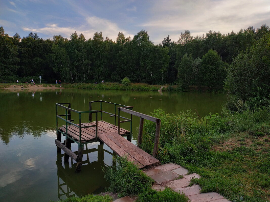 За окнами август - Андрей Лукьянов