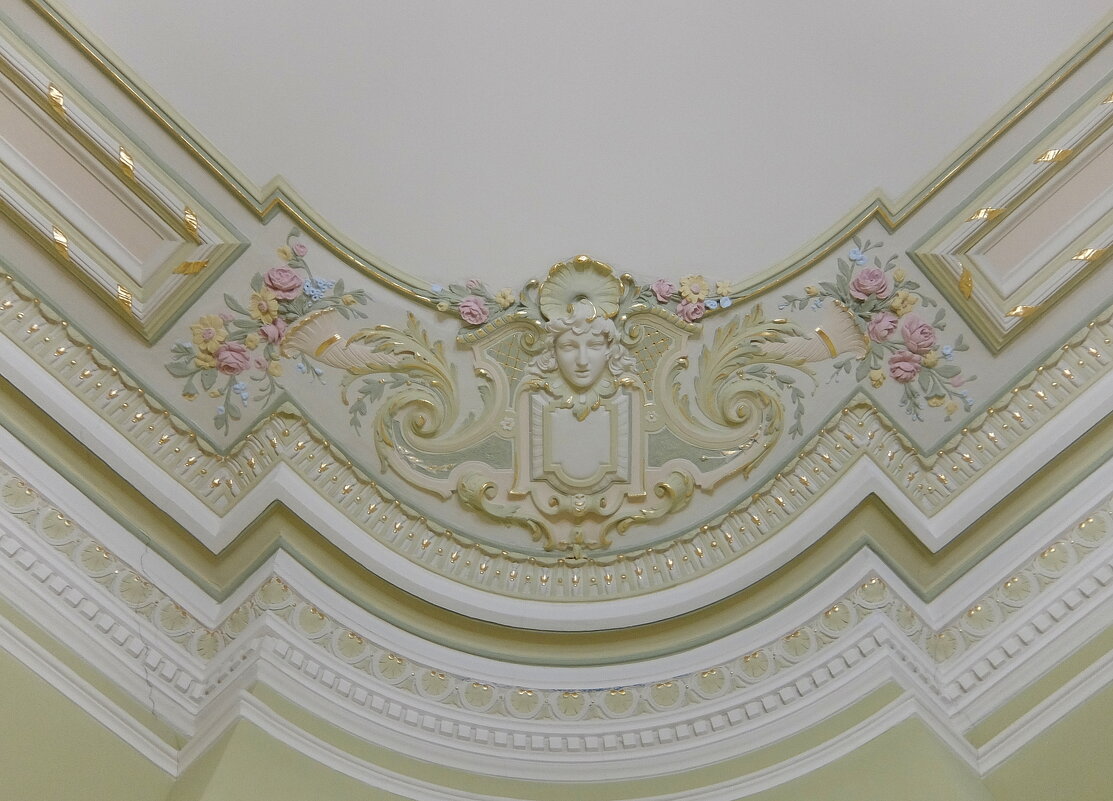Красивая деталь потолка в доме Елизаветы Фёдоровны. - Люба 