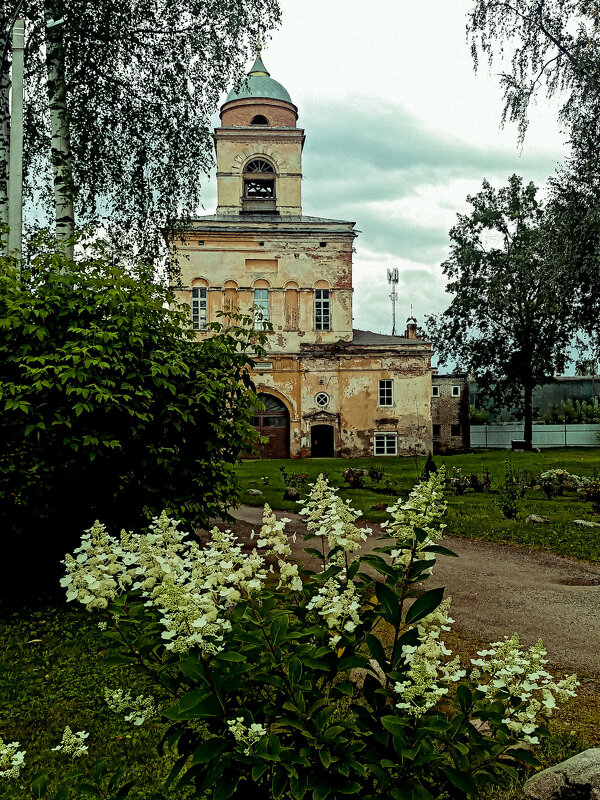 Надвратный храм с колокольней - Сергей Кочнев