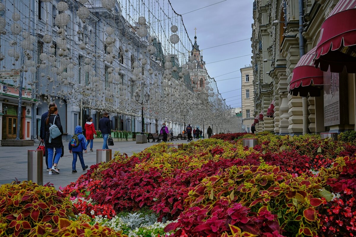 На Никольской.Сентябрь. - Михаил Рогожин