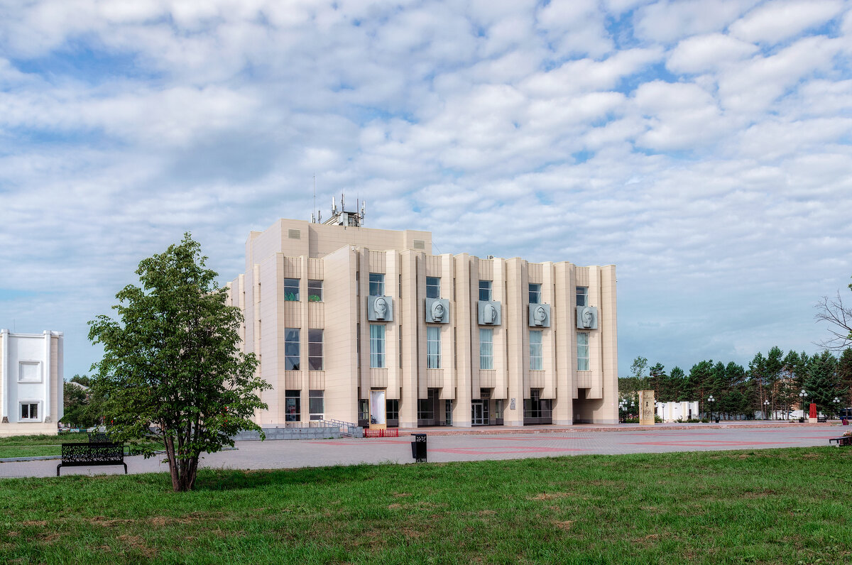 Драмтеатр,г.Комсомольск-на-Амуре. - Виктор Иванович Чернюк