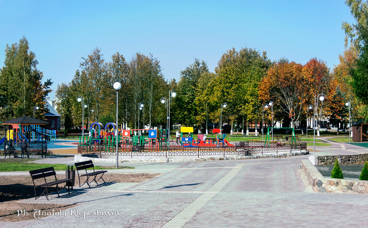 Парк в Шумилино после реконструкции. (Снято на Canon EOS 300d) - Анатолий Клепешнёв