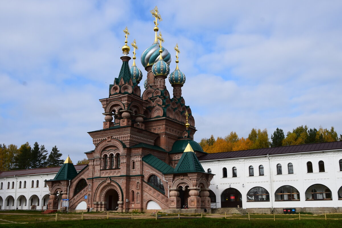 Ярославская область. Николо-Сольбинский женский монастырь.Храм Святителя Спиридона Тримифунтского - Galina Leskova