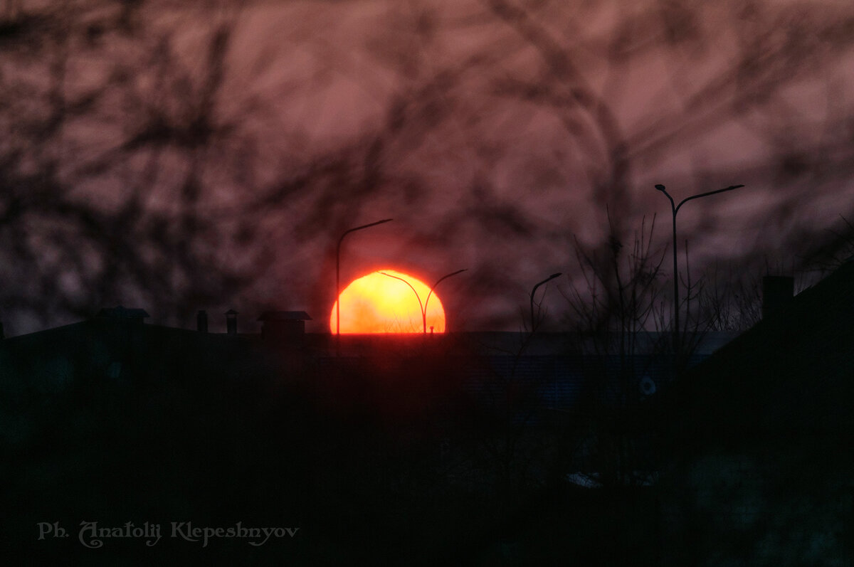 Закат в последний день октября. 31.10.2021 (Снято на Nikon d90 и объектив Nikon 55-300mm f4-5.6) - Анатолий Клепешнёв