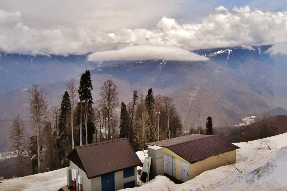 Линза зависла над горами - Елена (ЛенаРа)