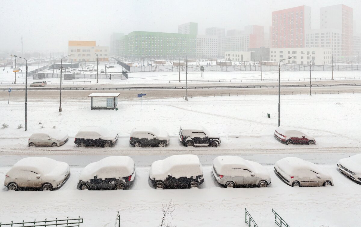 Из серии "В городе снегопад" - Валерий Иванович