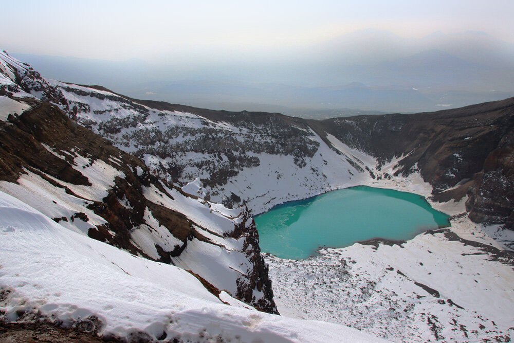 Озеро в кратере вулкана - Галина Ильясова