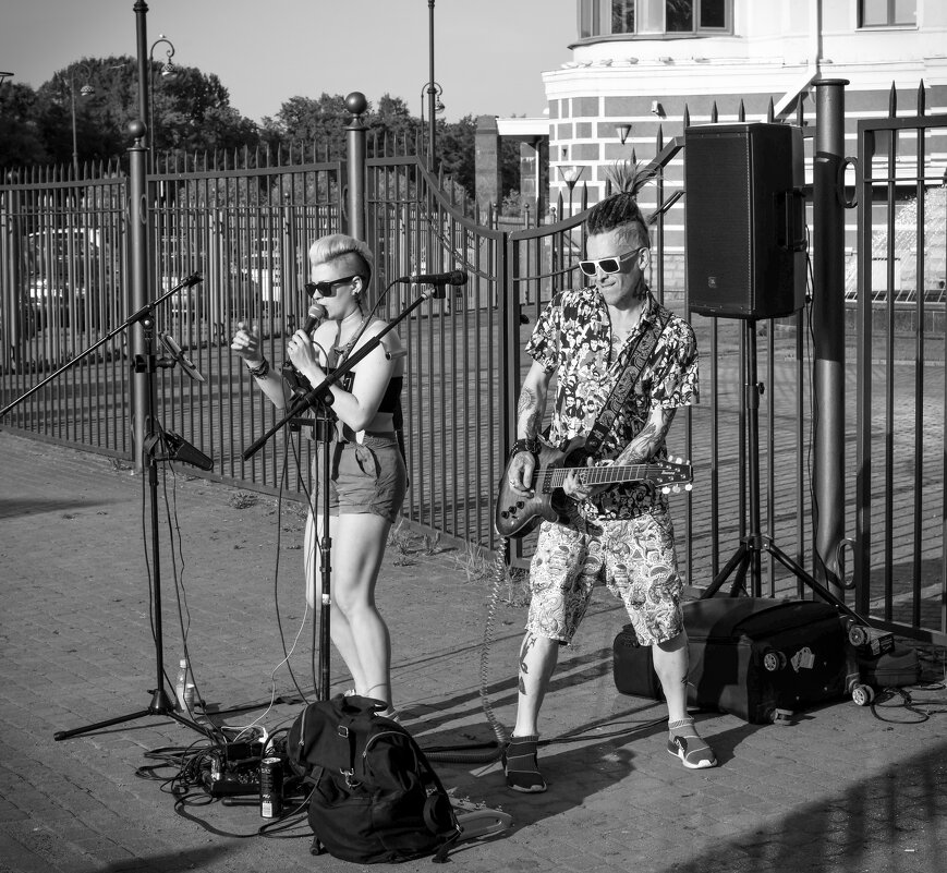 Ну, а теперь Rock-n-Roll - Магомед .