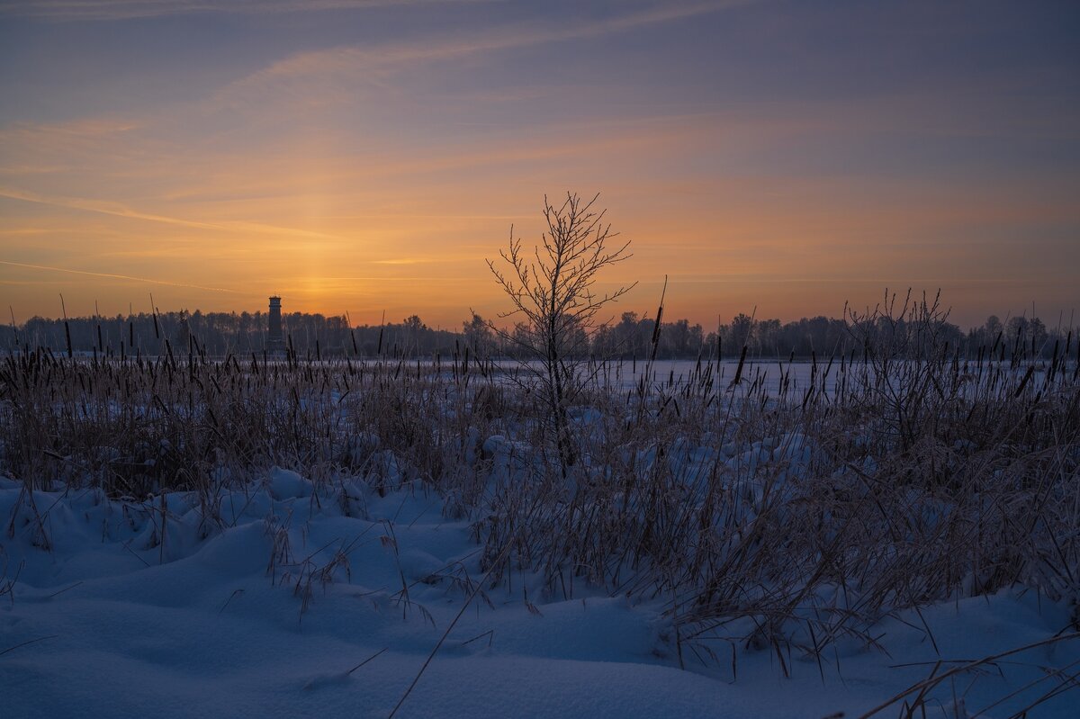 Зимний закат на Лебяжьем озере. - Виктор Евстратов