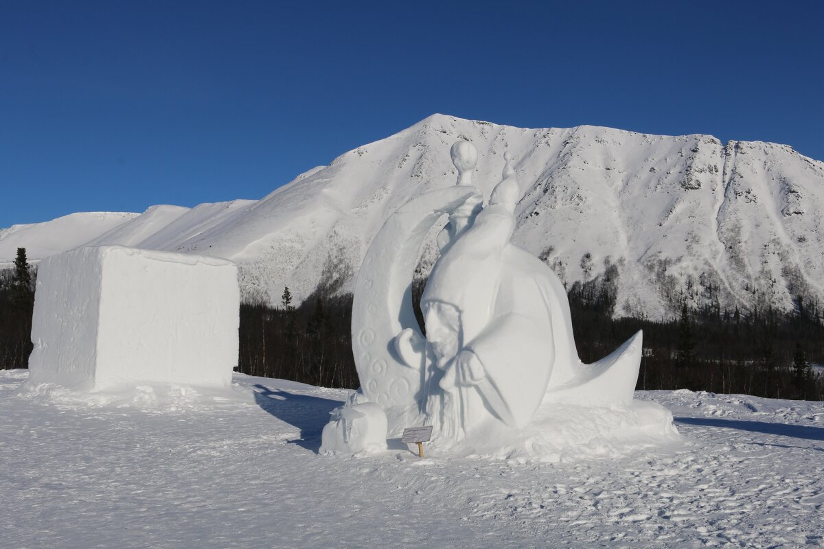Снежные фигуры в Хибинах - Ольга 