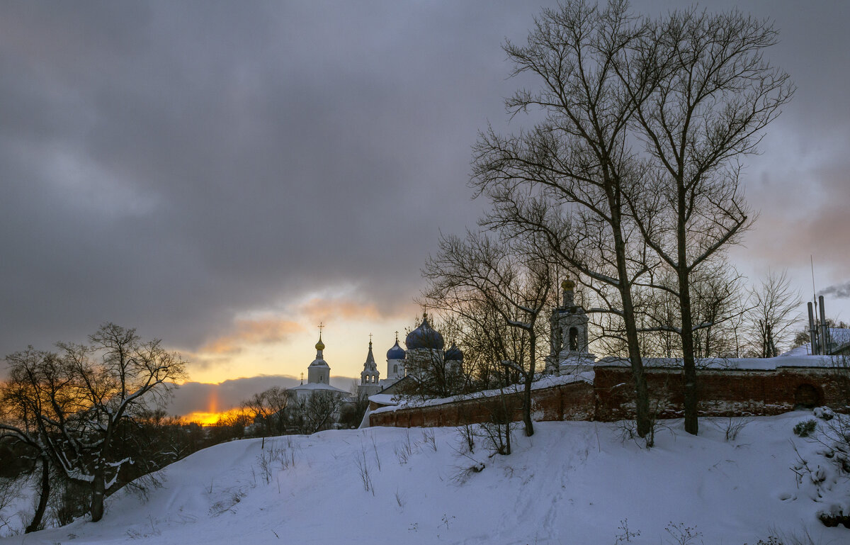 Вечерний монастырь - Сергей Цветков