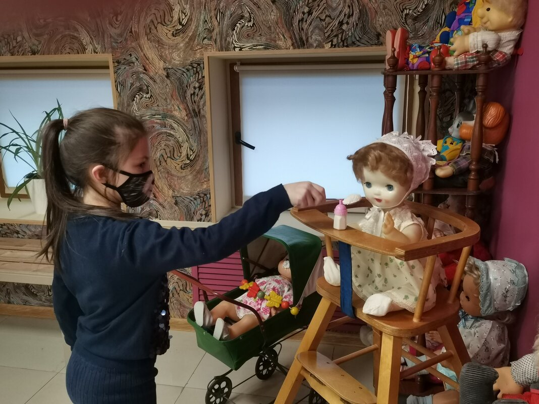 В музее кукол - Наталья Тимофеева