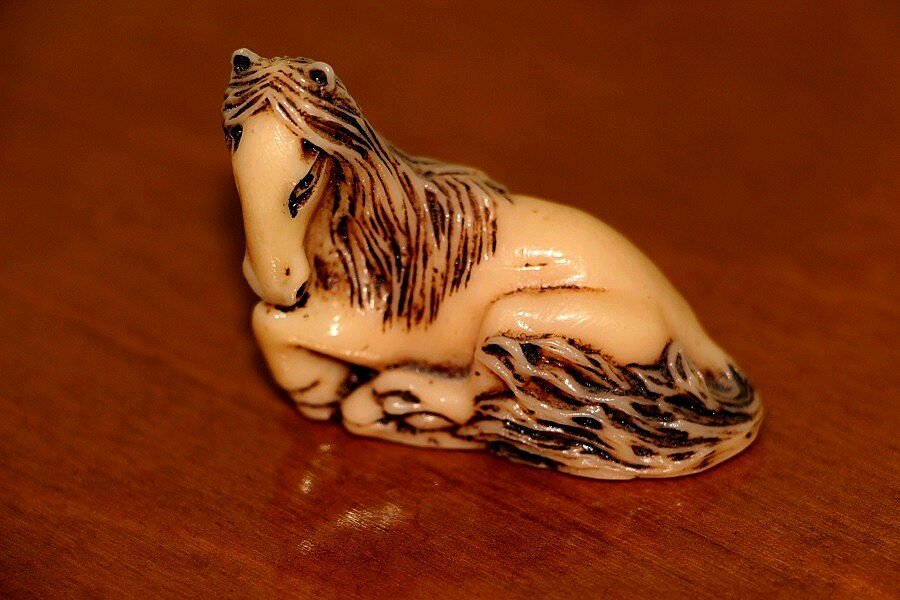 Нэцкэ — Лошадь. Японская миниатюрная скульптура (копия) - Надежд@ Шавенкова