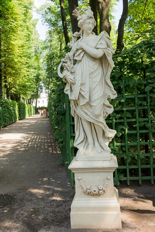 Статуи Летнего сада - Ирина Соловьёва