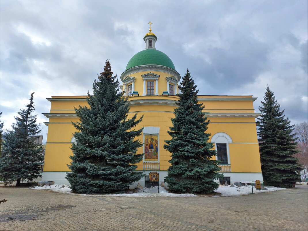 Троицкий храм Данилова монастыря. (фото с телефона) - Константин Анисимов
