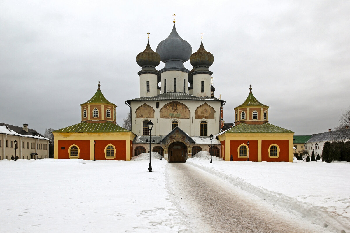 Тихвинский монастырь - skijumper Иванов