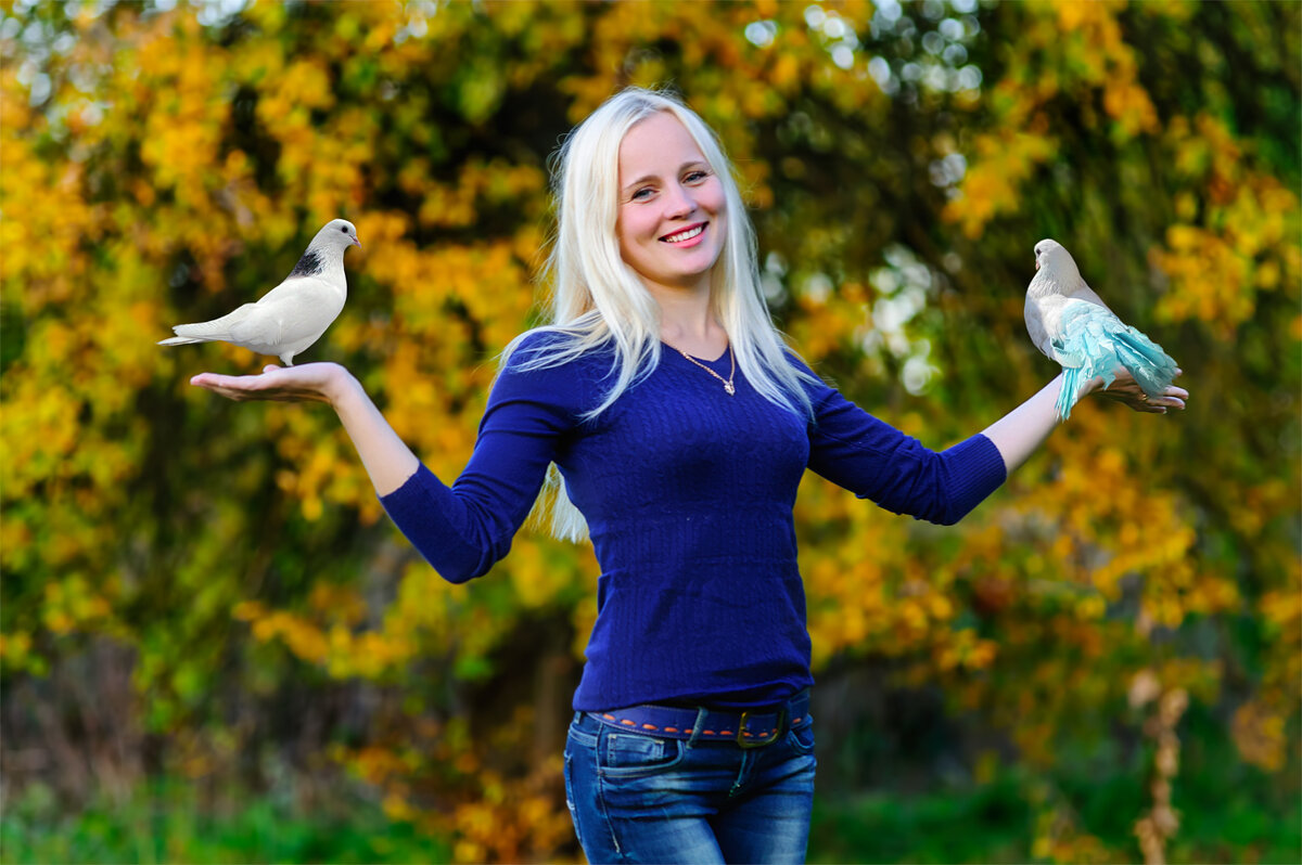 Девушка с почтовыми голубями - Анатолий Клепешнёв