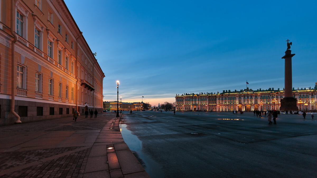 Вечер на Дворцовой площади... - Сергей Кичигин