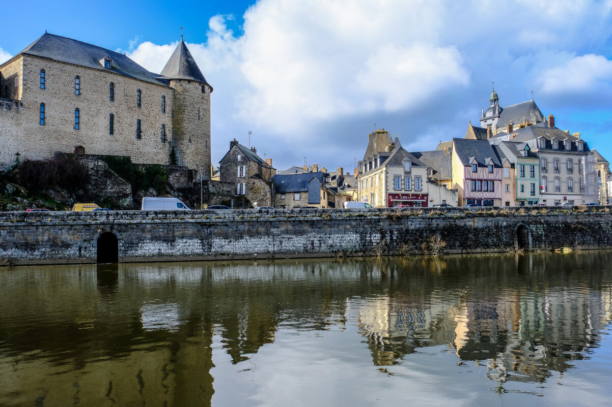 замок г. Майен (Mayenne) - Георгий А