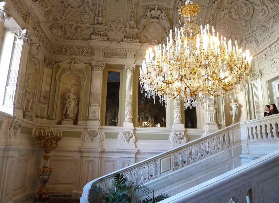 Люстра на парадной лестнице во дворце Юсупова - Наталья Т