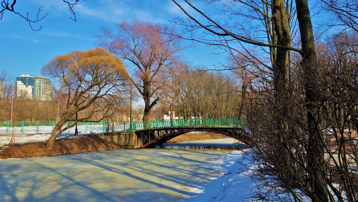 Весна над милым мостиком... - Sergey Gordoff